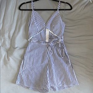 Cut Out Romper 💙